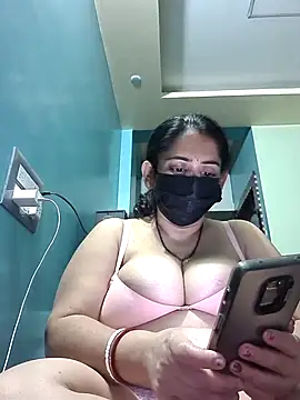 diyam4002 online show from February 26, 7:46 pm