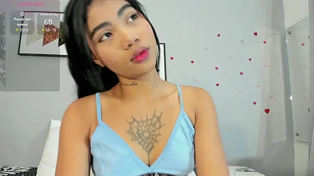 PauleteW10 online show from March 12, 1:03 pm