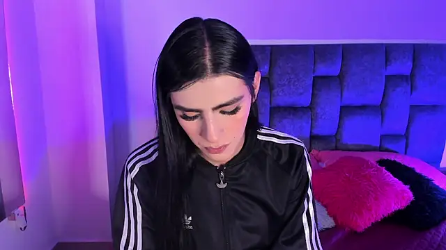 Isabella Moon9 online show from April 16, 12:05 pm