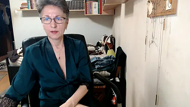 katemodel online show from October 15, 6:38 am