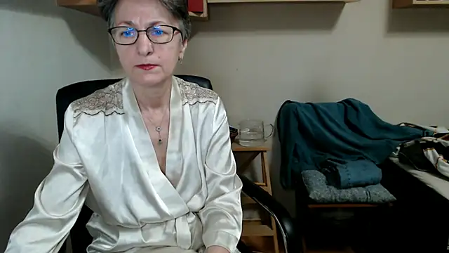 katemodel online show from November 15, 7:42 am