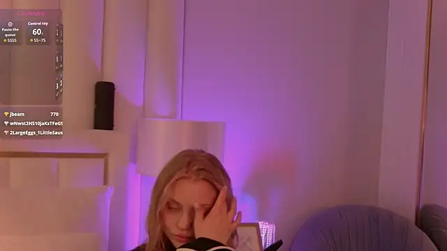 MollyHilton online show from March 24, 9:09 pm