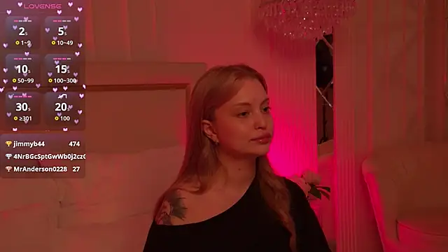 MollyHilton online show from April 13, 6:41 pm