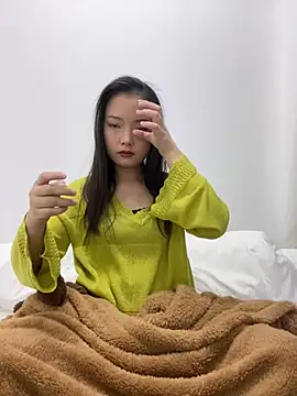 BIGBABYYEYE online show from February 1, 1:54 pm