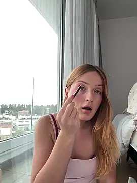 madlynn online show from February 25, 2:04 pm