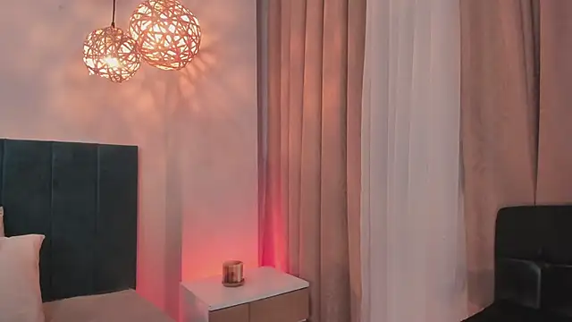 AnnaBroooks online show from April 2, 12:08 am