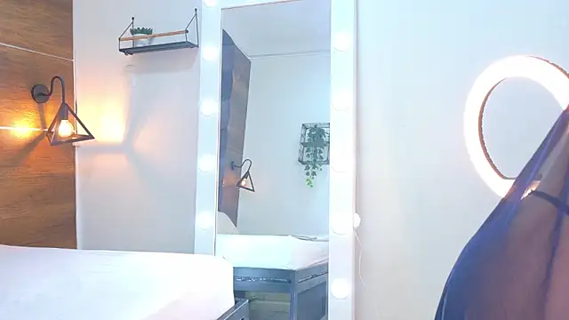 AnnieRouse   online show from February 10, 11:46 am