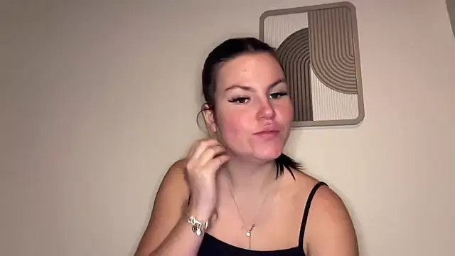 kiaraaaa75 online show from February 3, 6:23 pm