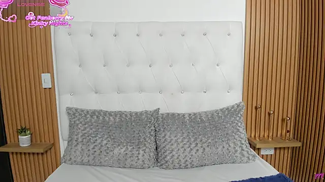 GreciaEvanss online show from May 26, 7:24 pm