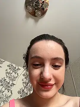 MiaTee online show from March 2, 4:45 am