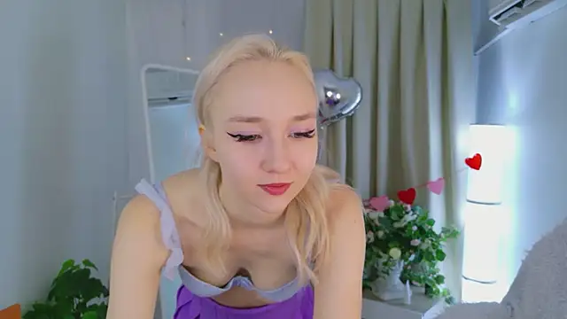 Audrey Kiss online show from February 12, 7:10 am