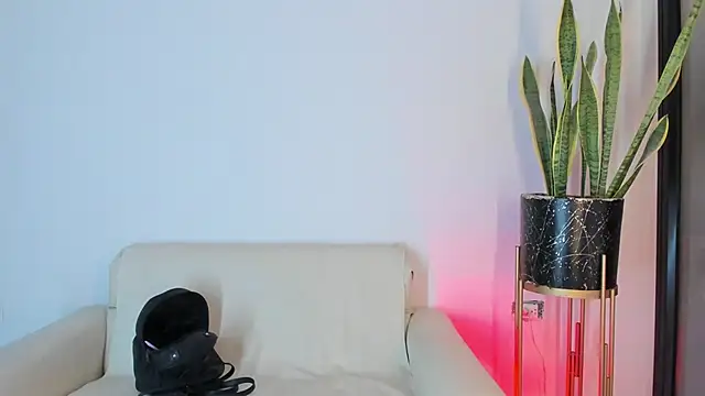 liorah wolf online show from March 30, 7:24 pm