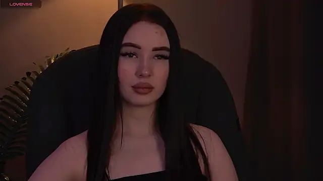 ArianaLim online show from April 4, 3:33 pm