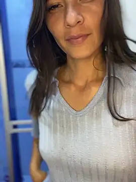 Esperanza GS online show from March 17, 1:26 pm