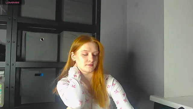 AmandaWatts online show from April 14, 5:18 am