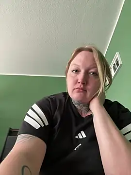 Lolaaxxx13 online show from May 28, 11:41 am