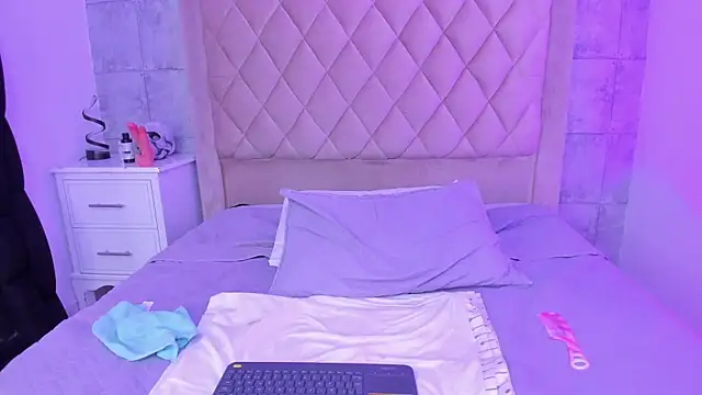 CleoFoxx  online show from February 8, 3:38 pm