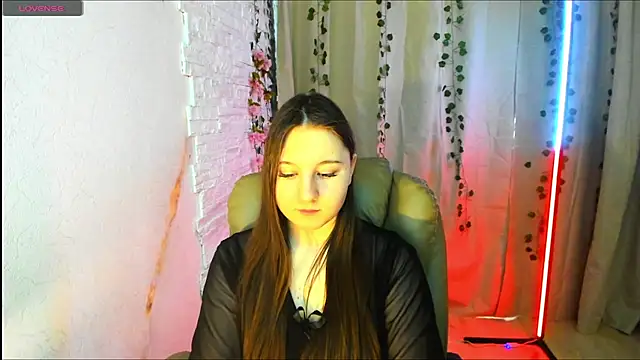 EvaxCharm online show from February 1, 4:22 am