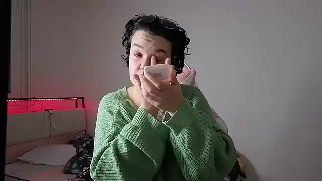 lunatigre4 online show from February 5, 9:40 pm