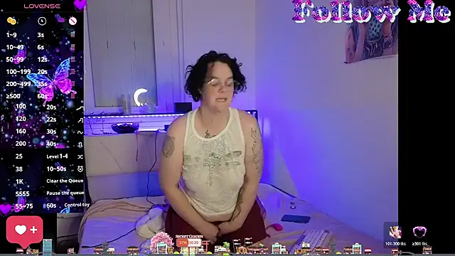 lunatigre4 online show from March 17, 8:13 pm