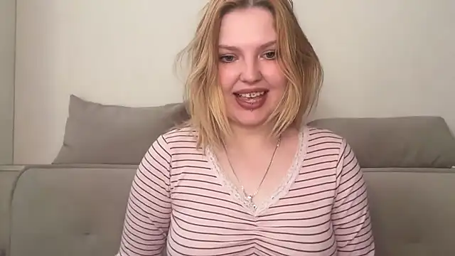 Ophelia Ritz online show from June 28, 6:42 am