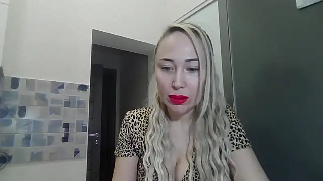 NanaGold2992 online show from March 3, 3:56 am