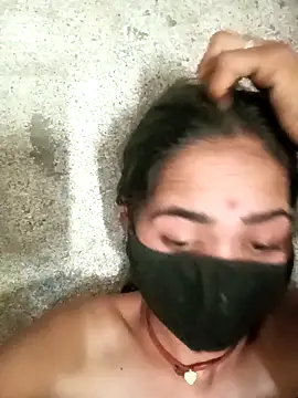 Sunali Bendre online show from April 11, 7:45 am