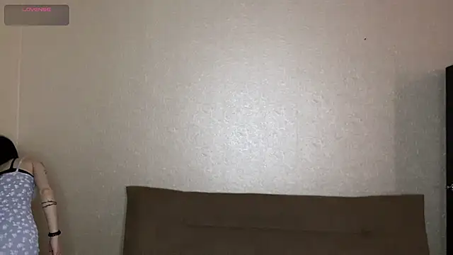 IeshaOsorio online show from March 13, 7:20 am