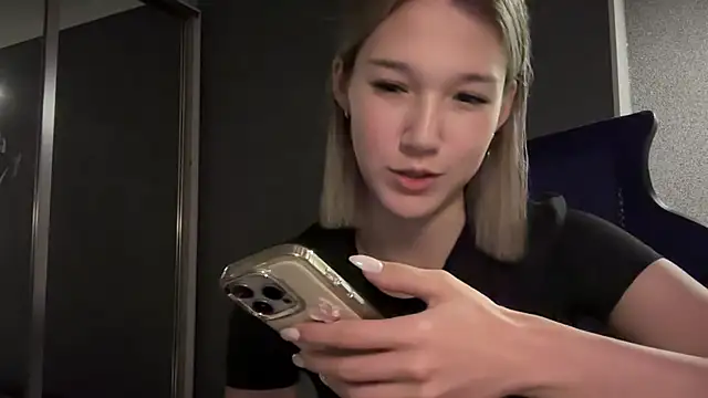 lilXdomiii online show from March 8, 7:29 pm