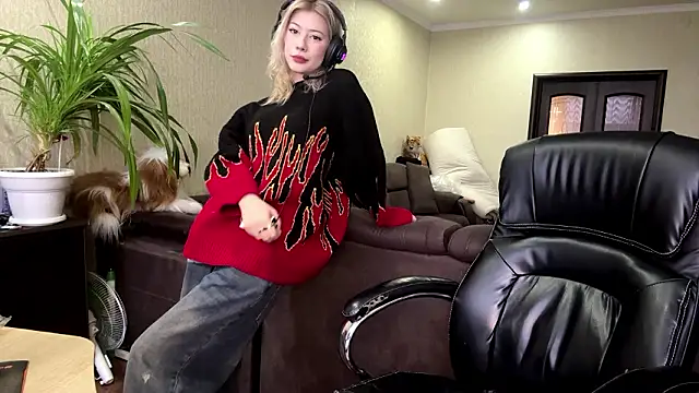 LadyFoxLove online show from February 3, 10:42 am