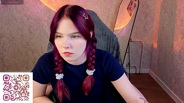 Julia Anis online show from April 13, 8:04 am