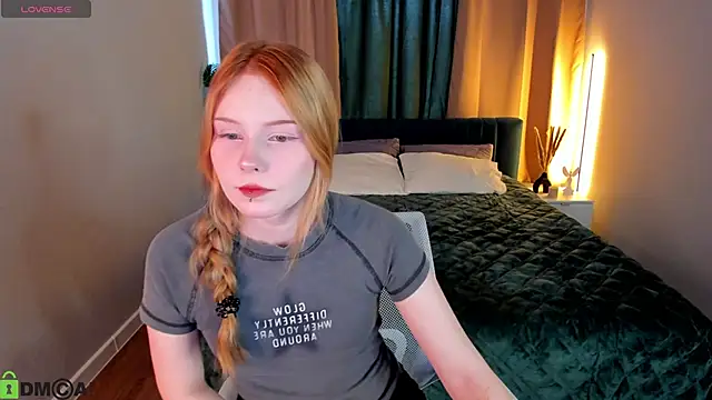 Julia Anis online show from February 3, 2:53 am