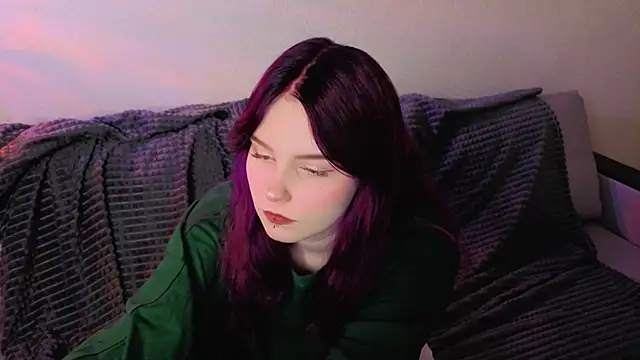 Julia Anis online show from April 1, 1:06 am