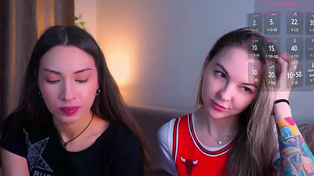 AricaPetties online show from April 8, 5:15 pm