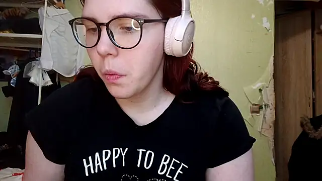 VannessaDillenbeck online show from February 25, 6:12 am