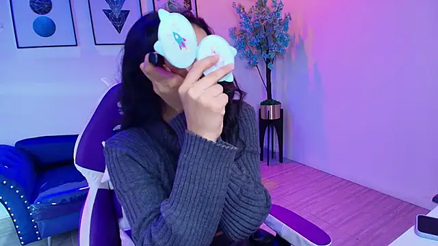 Maddie T18 online show from April 9, 11:26 am