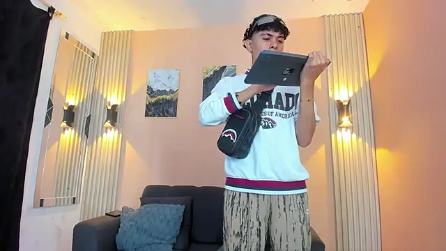 DesiresOfOlympus  online show from March 30, 8:30 pm