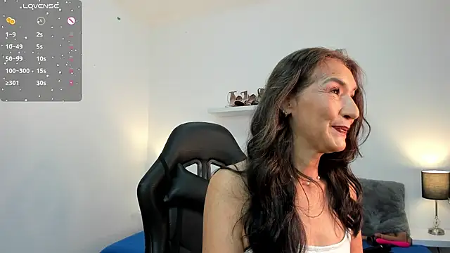 Emma Mendozaa online show from May 19, 11:39 am