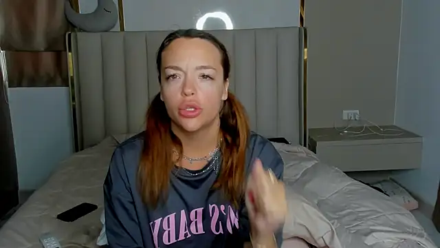 stellaa quenn online show from April 13, 12:12 am