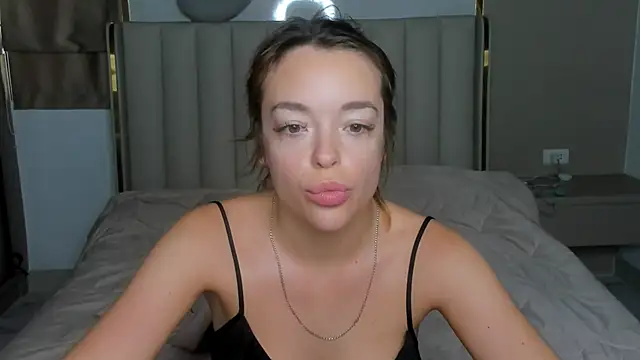 stellaa quenn online show from February 16, 12:10 am