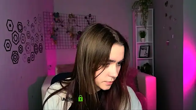 laurenmurrr online show from April 19, 9:31 am