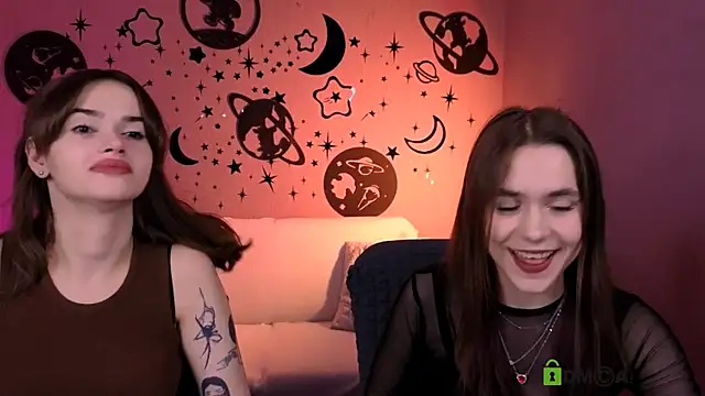 laurenmurrr online show from April 10, 12:44 pm