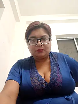 Elie Hallway online show from March 10, 6:45 pm