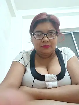 Elie Hallway online show from February 19, 6:29 pm