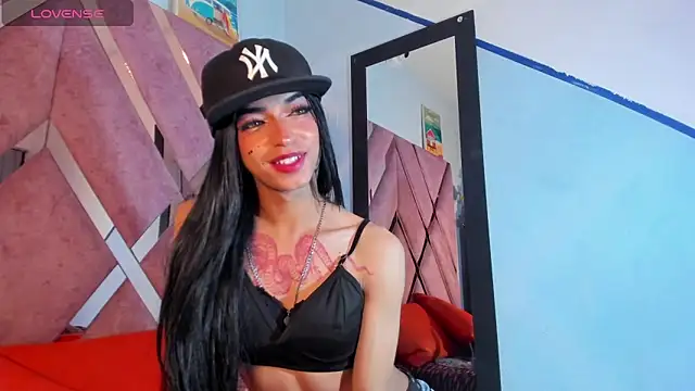 MeghanQueen   online show from March 10, 5:00 am