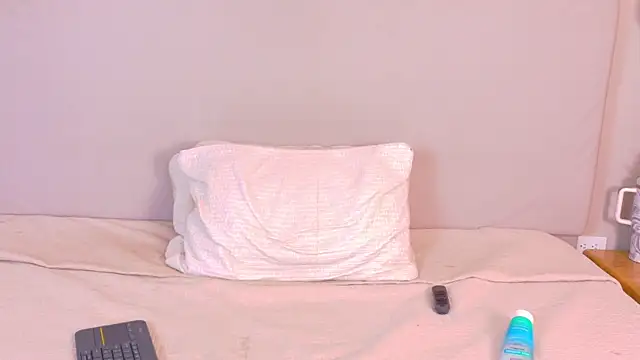 JosselynBrown online show from February 13, 2:30 pm