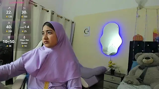 SamiraAwada online show from April 7, 7:16 pm