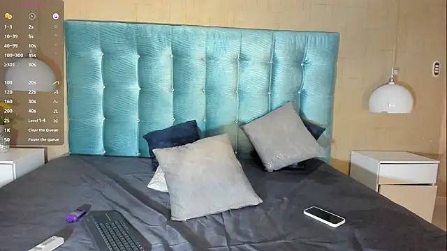 scarlettqueenx online show from February 12, 9:05 pm