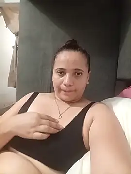 yeselu online show from February 6, 5:49 pm