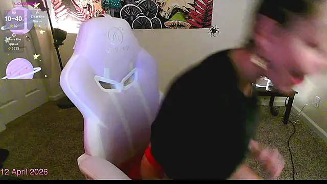 gunzinrose online show from April 13, 1:18 am